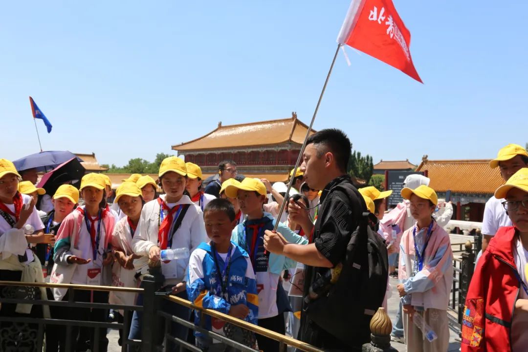 中华一脉 同心筑梦——迪庆州各族青少年“拥护核心 · 心向北京”研学活动圆满举行